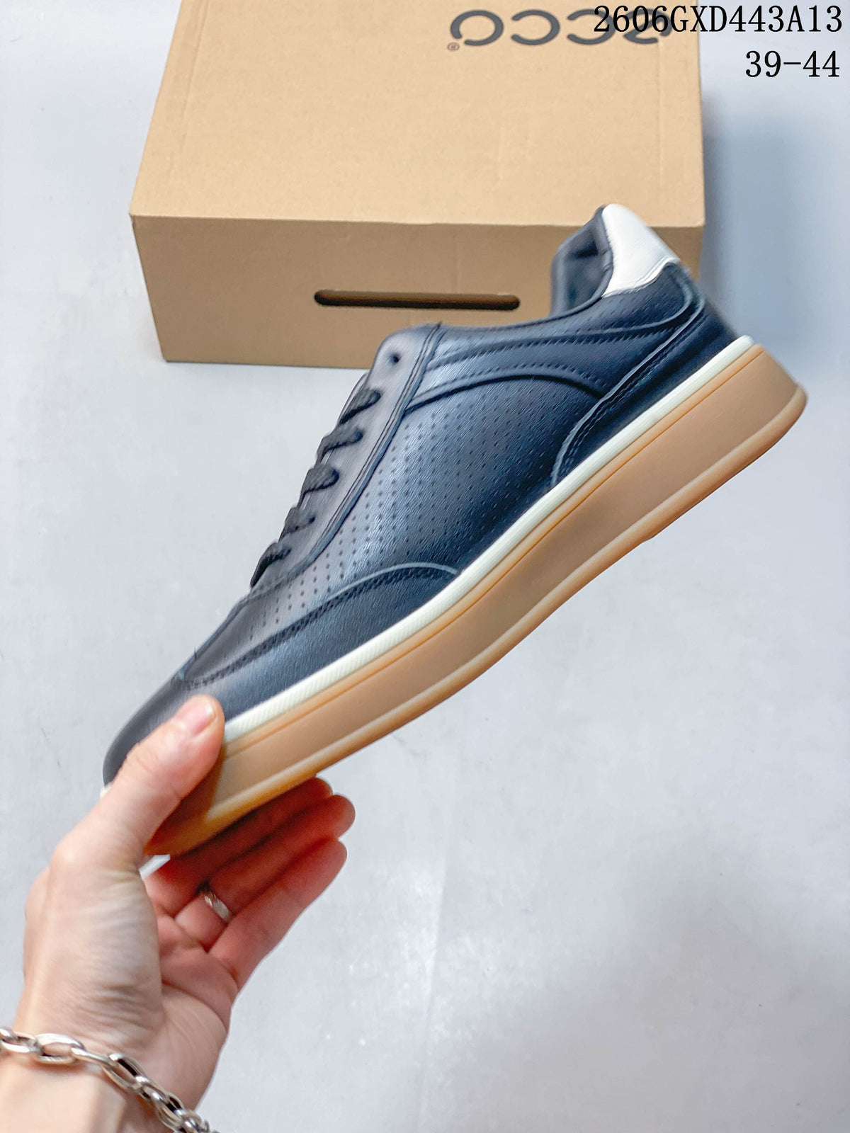 ECCO Low-Top Sneakers in Navy and Gum