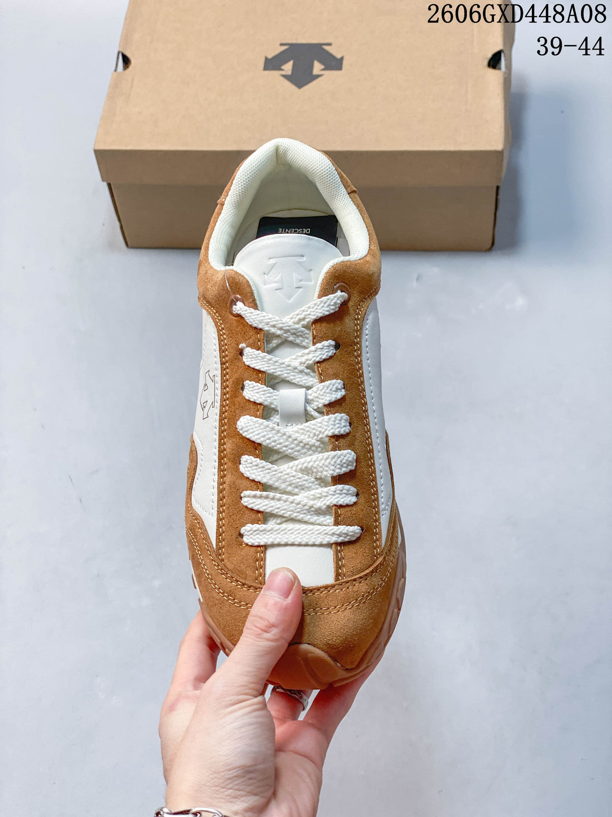 DESCENTE Chron Velo Low-Top Sneakers in Brown and White