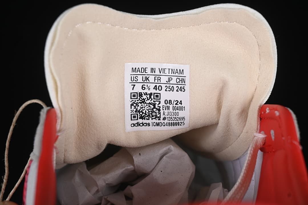 adidas Tokyo W JI3300 Sneakers in White and Red