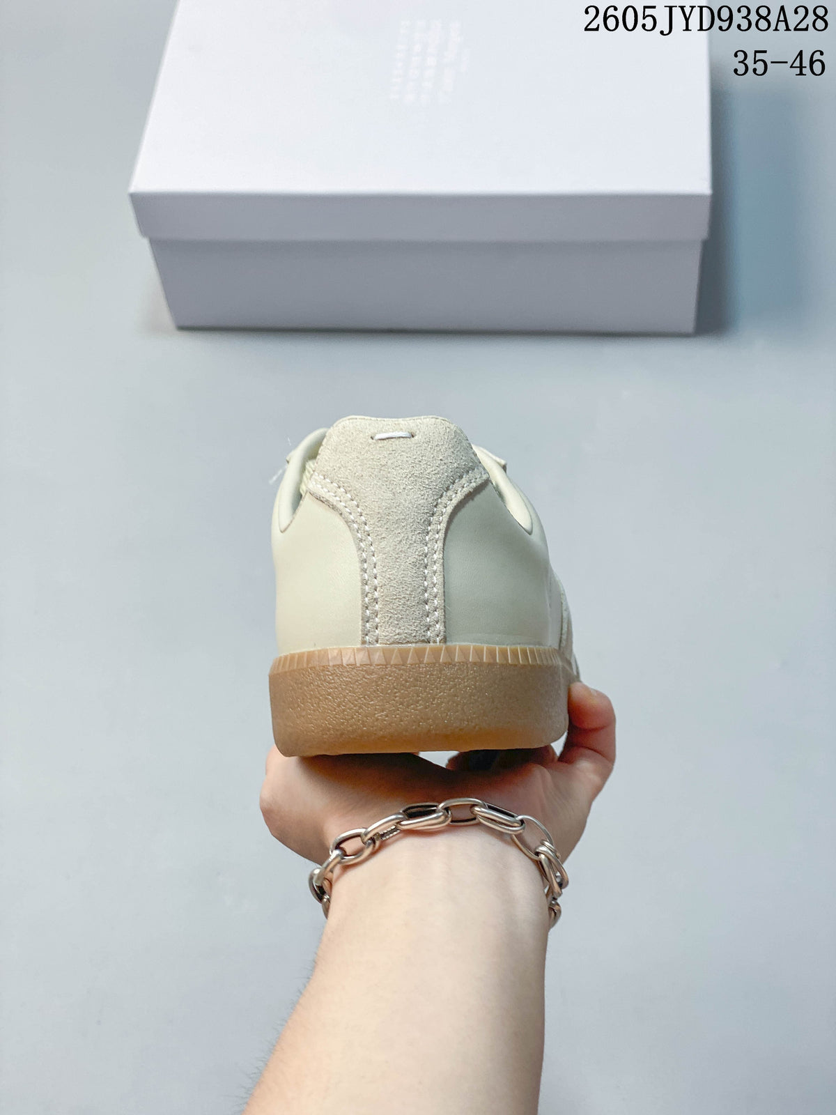Maison Margiela Replica Low-Top Sneakers in Cream