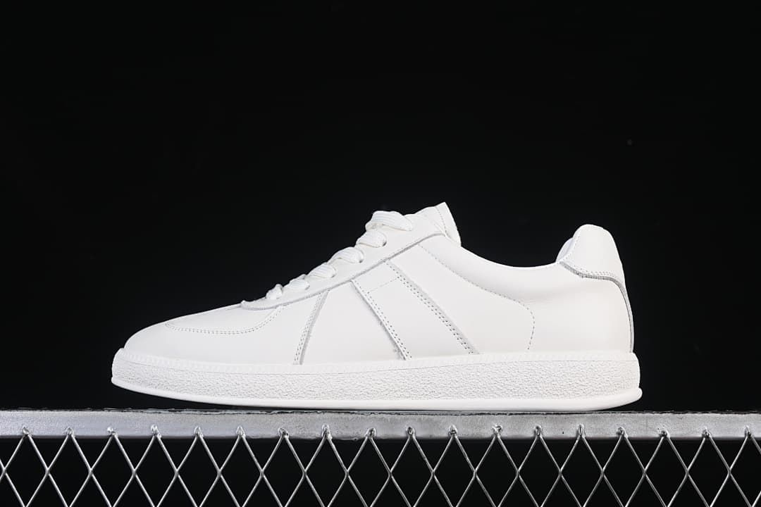 ECCO 635398 White Low-Top Lace-Up Sneakers