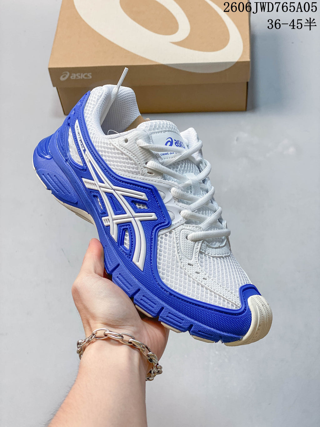 ASICS Gel-TRUCK Sneakers White and Blue or Red