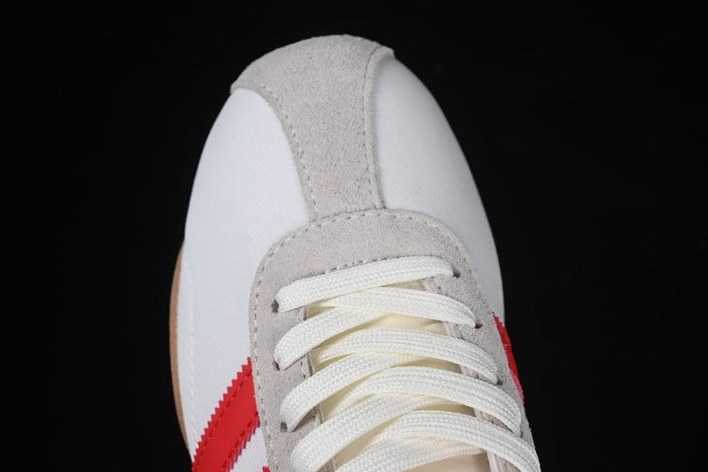 adidas Tokyo W JI3300 Sneakers in White and Red