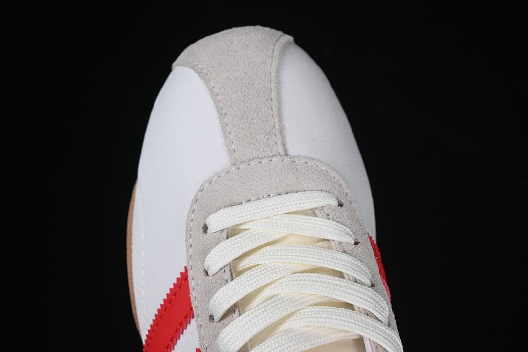 adidas Tokyo W JI3300 Sneakers in White and Red