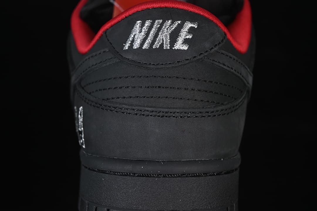 Nike SB Dunk Low Supreme Black Low-Top Sneakers