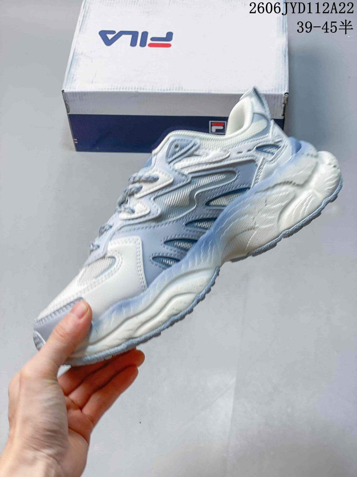 FILA 612520ASUOI Retro Chunky Sneakers in White and Blue