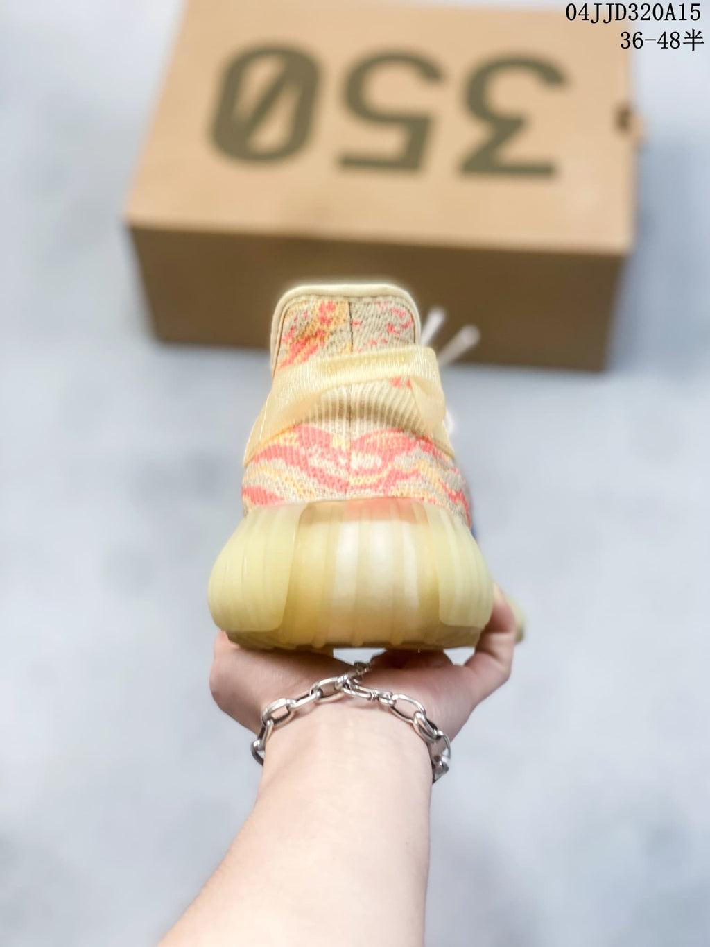 Adidas Yeezy Boost 350 V2 Multicolor Sneakers 04JJD320A15