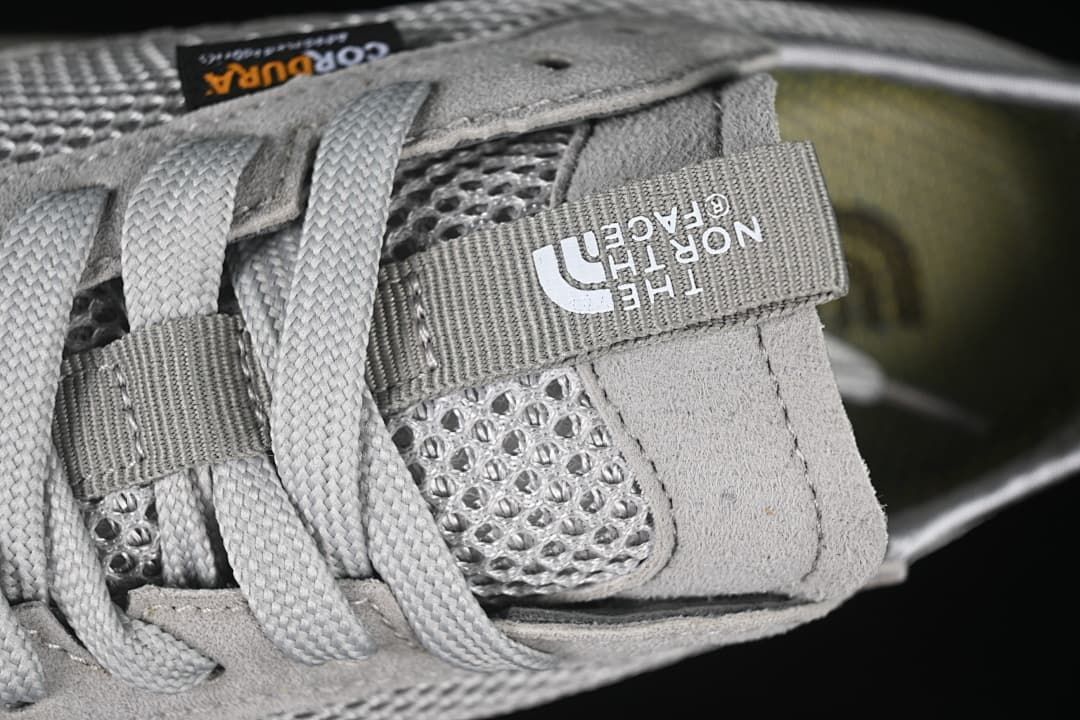 The North Face Mountain Essentials Low-Top Sneakers Grey NF0A8AD94QI-081