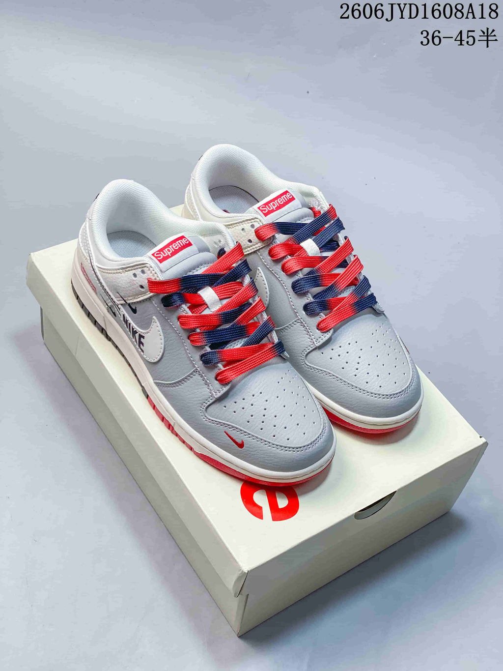 Nike SB Dunk Low Supreme-Style Grey Sneakers