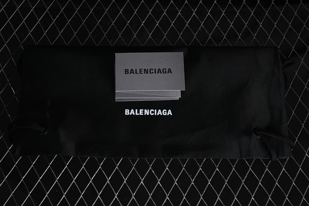 Balenciaga 3XL Sneakers in White and Pink