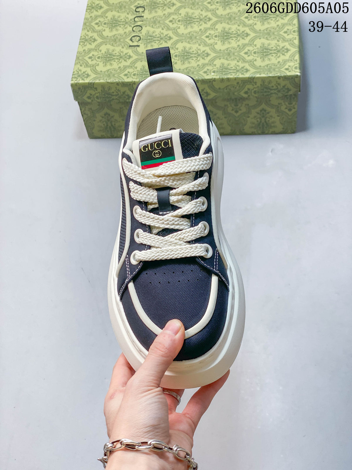 Gucci Screener GG Sneakers in Navy and White 06GGD605A05