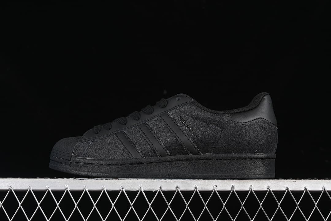 adidas Superstar EG4961 Black Low-Top Sneakers