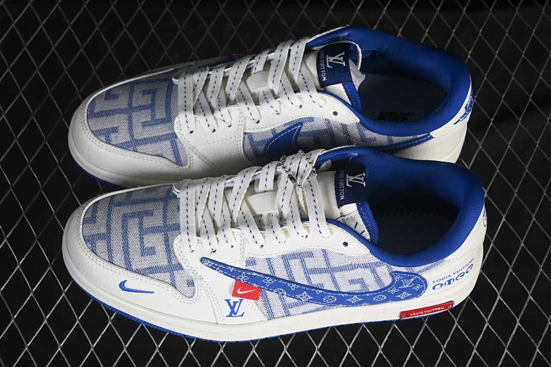 Travis Scott x Fragment Design Air Jordan 1 Low Sneakers