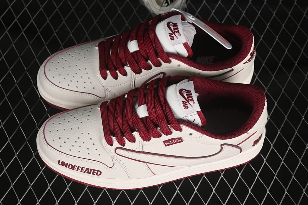 Nike Low-Top Sneakers in White and Burgundy