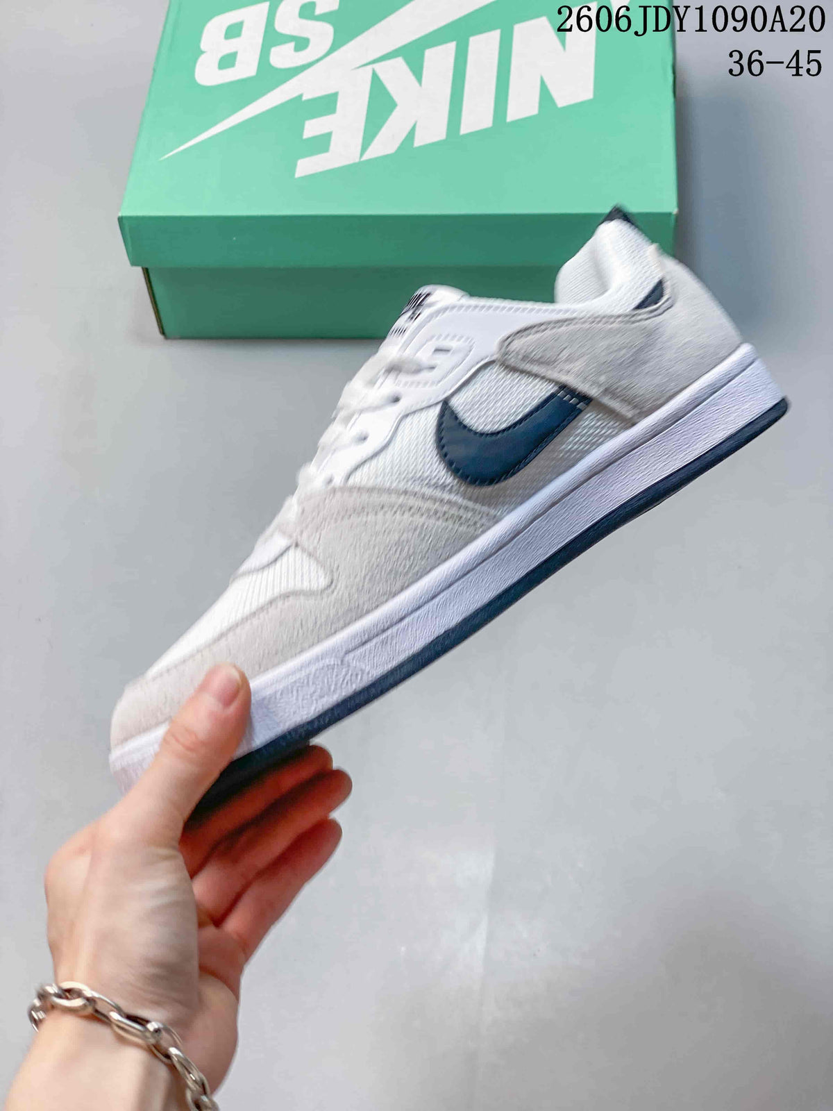 Nike SB Alleyoop Low-Top Skate Shoes White and Grey