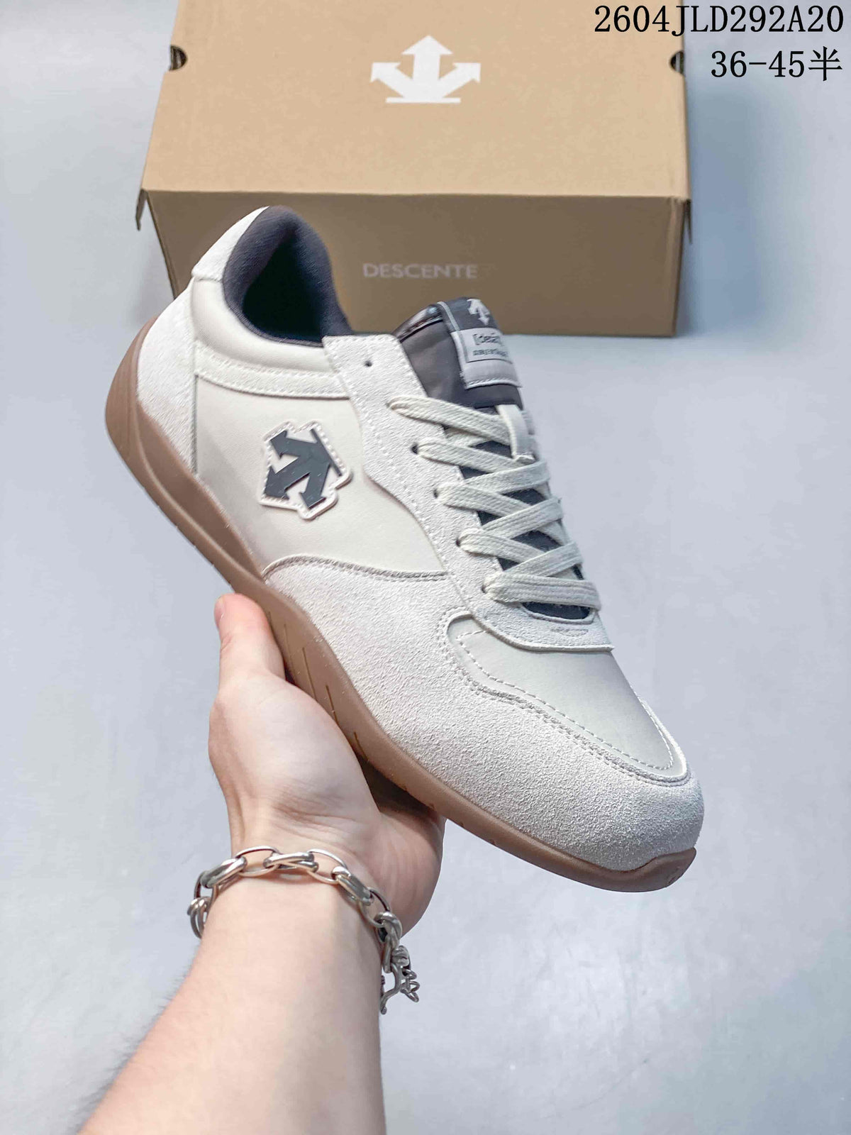 Descente Chron Tempo Slim Retro Low-Profile Sneakers