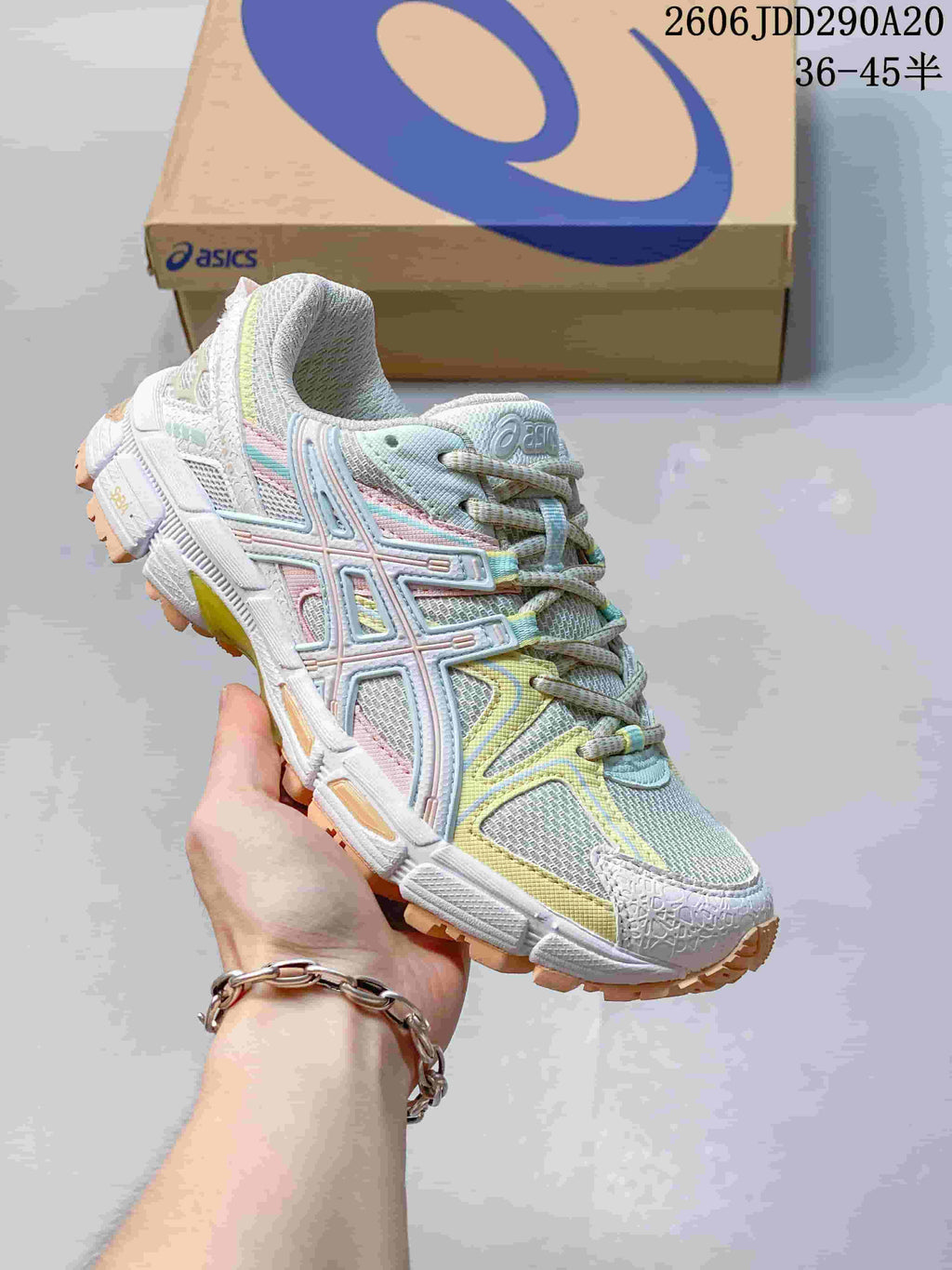 ASICS Gel-Kahana 8 Trail Running Sneakers