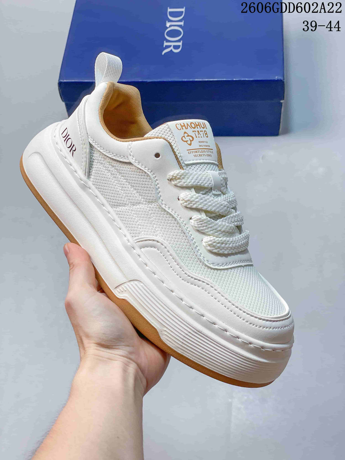 Gucci Screener GG Low-Top Sneakers, White and Navy
