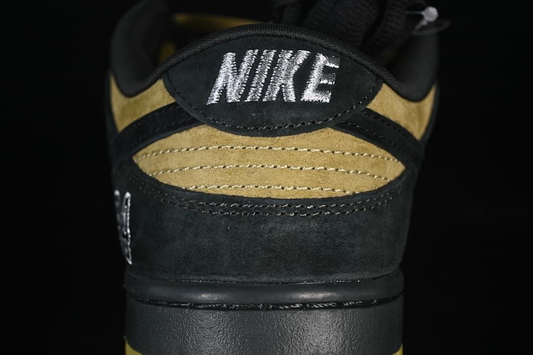 Nike SB Dunk Low Supreme Brown Gold Sneakers HQ8487-300