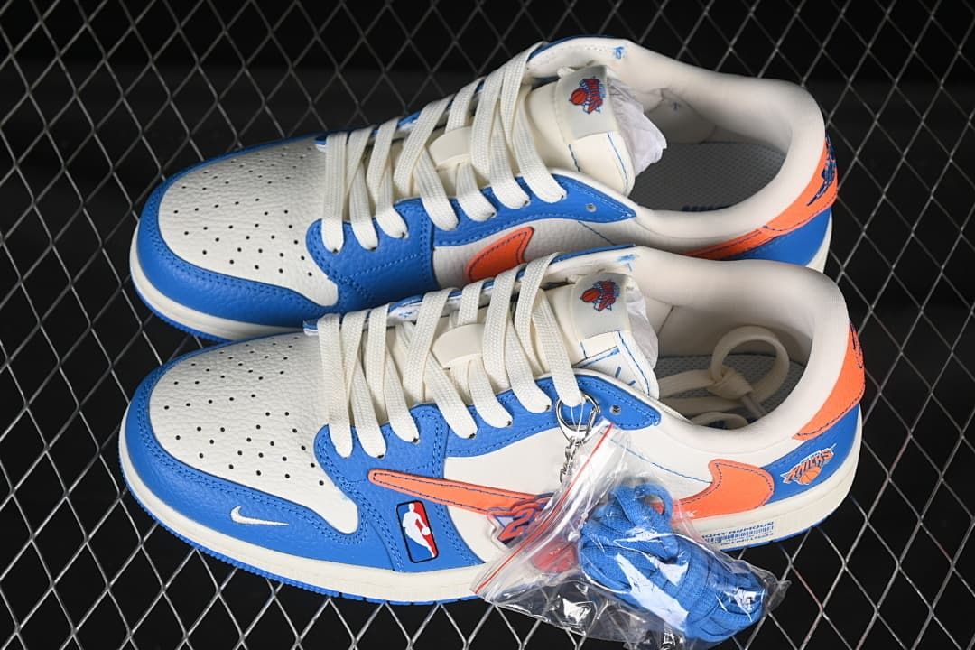 Nike Air Jordan 1 Low OG SP New York Knicks Sneakers