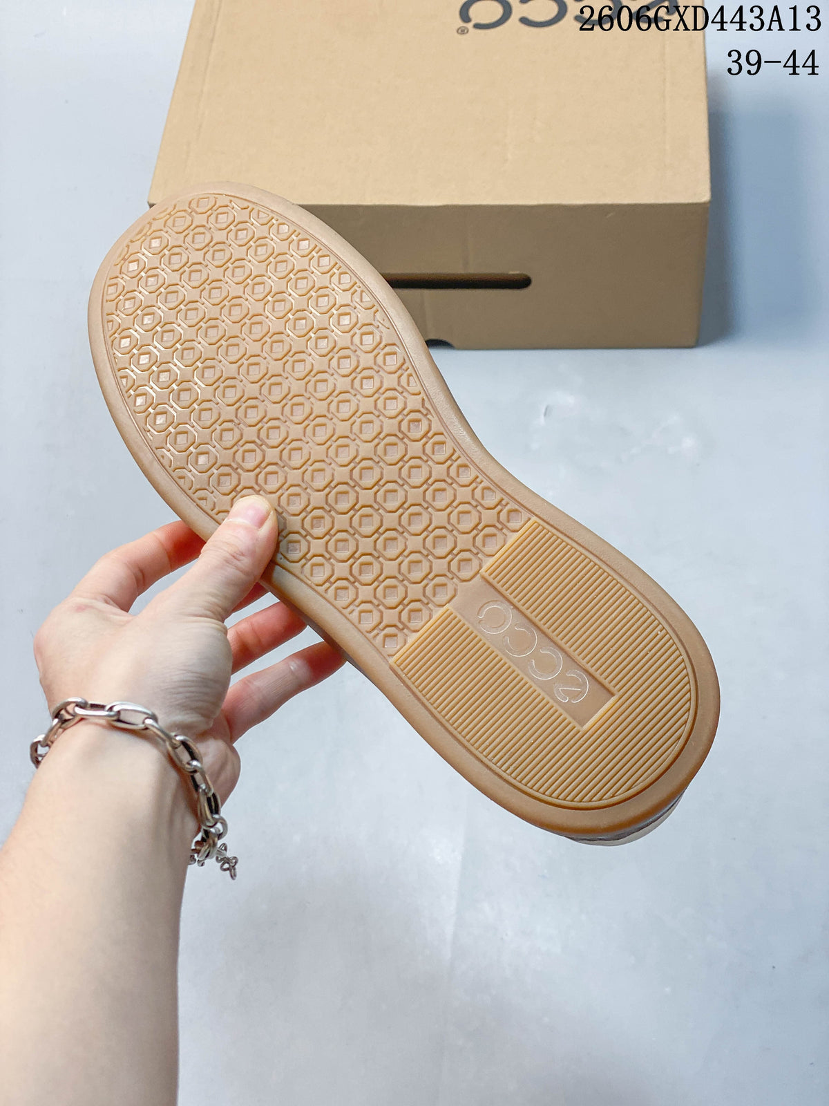 ECCO Low-Top Sneakers in Navy and Gum