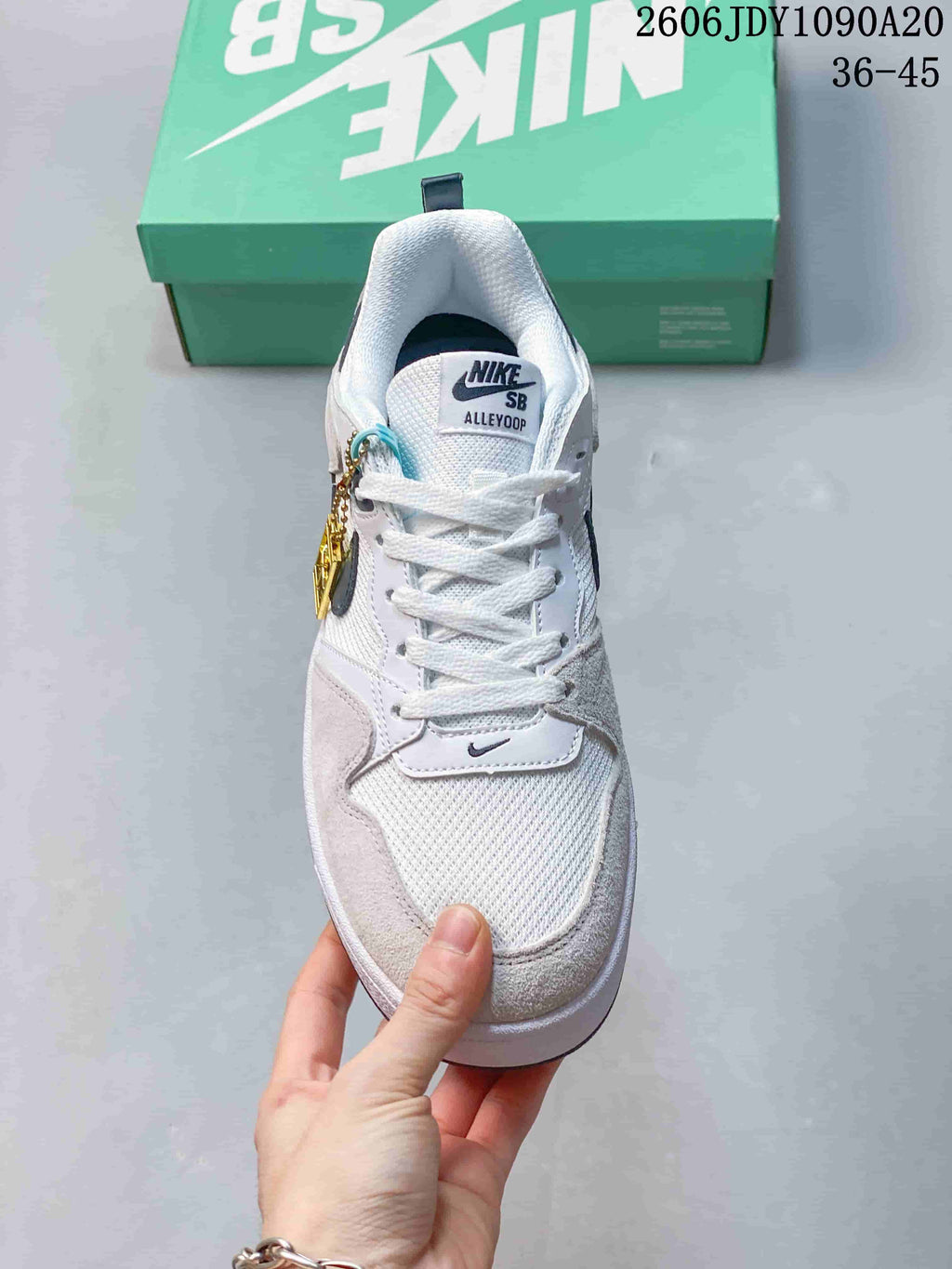 Nike SB Alleyoop Low-Top Skate Shoes White and Grey