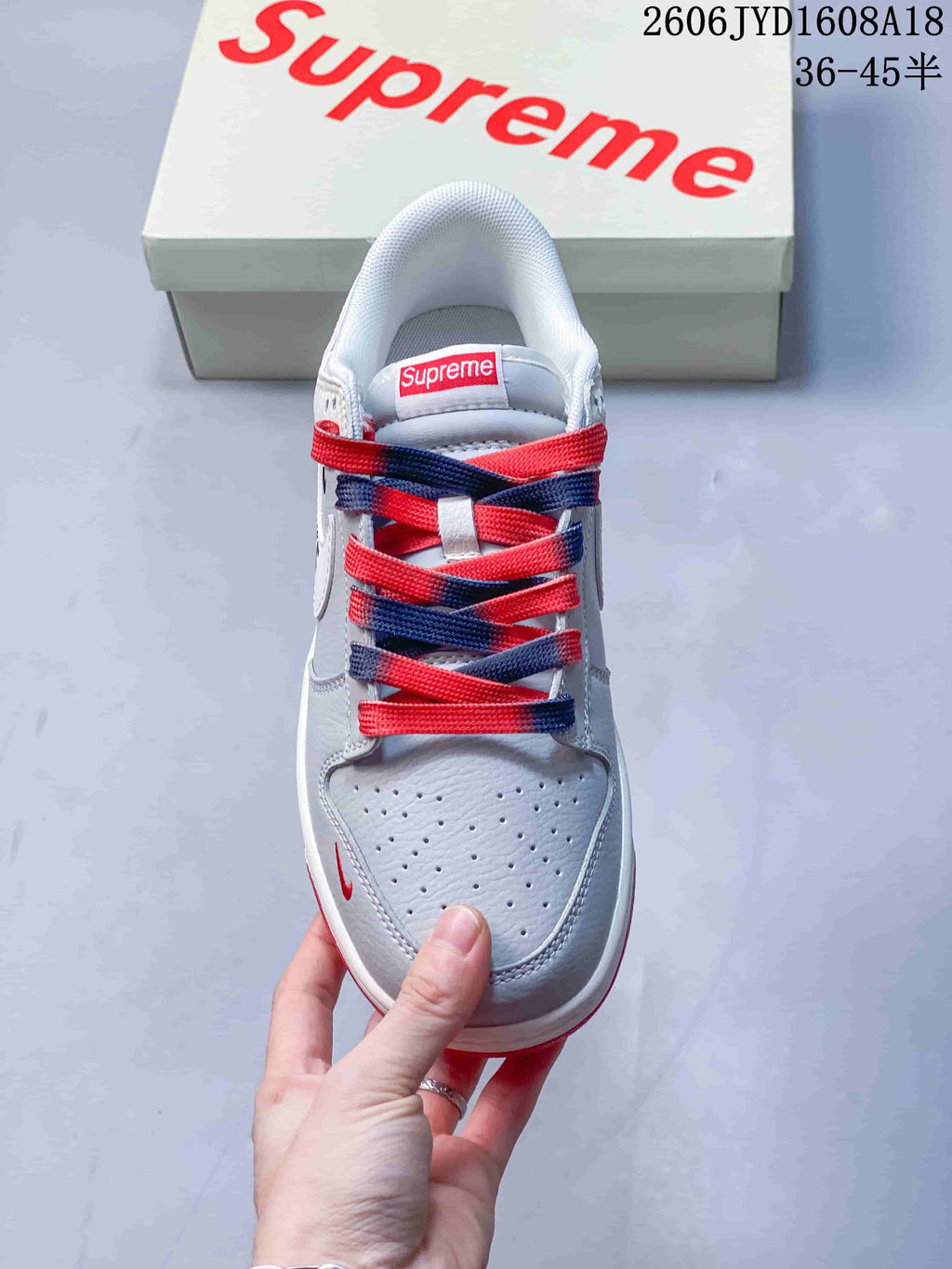 Nike SB Dunk Low Supreme-Style Grey Sneakers