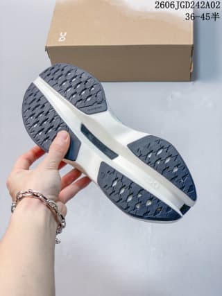 ON Cloudboom Max Sneakers Turquoise White 2606JGD242A02