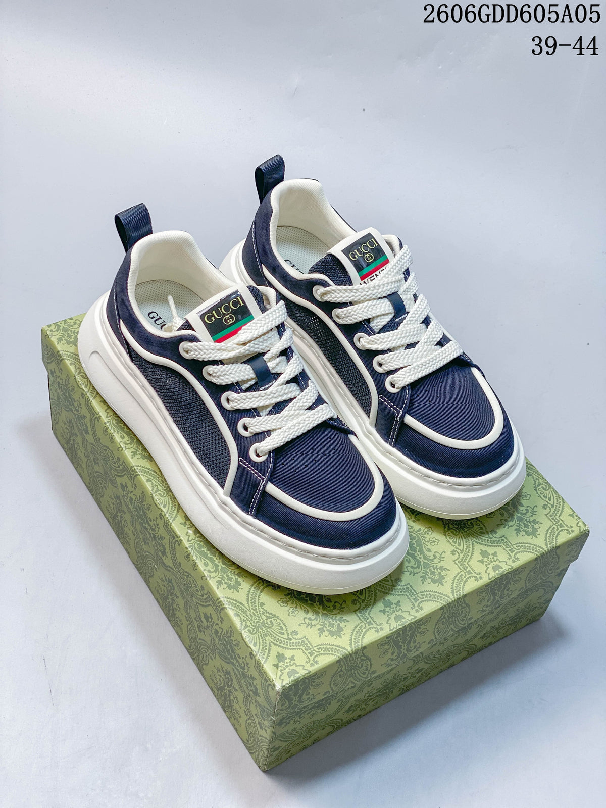 Gucci Screener GG Sneakers in Navy and White 06GGD605A05