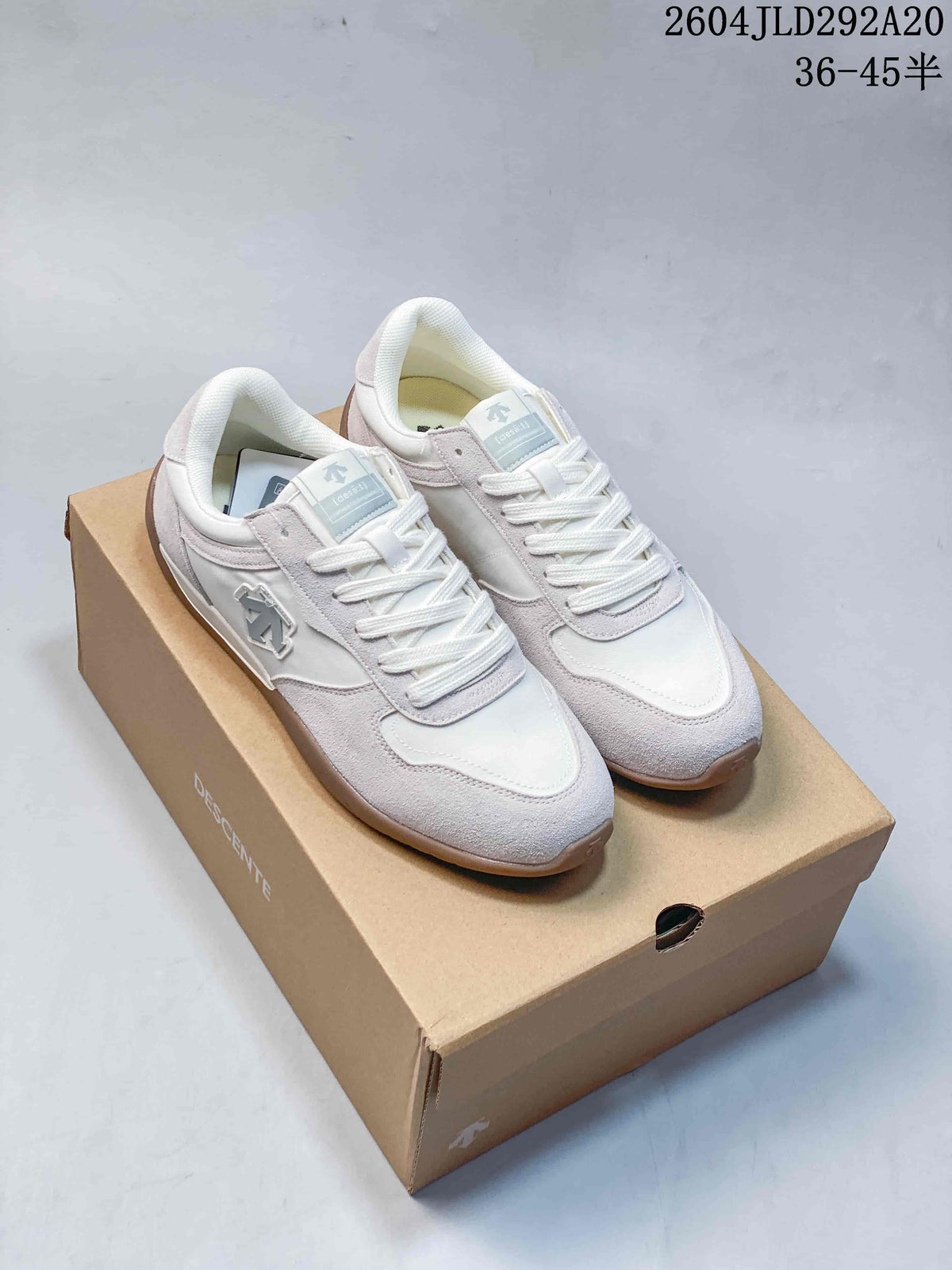 Descente Chron Tempo Slim Retro Low-Profile Sneakers