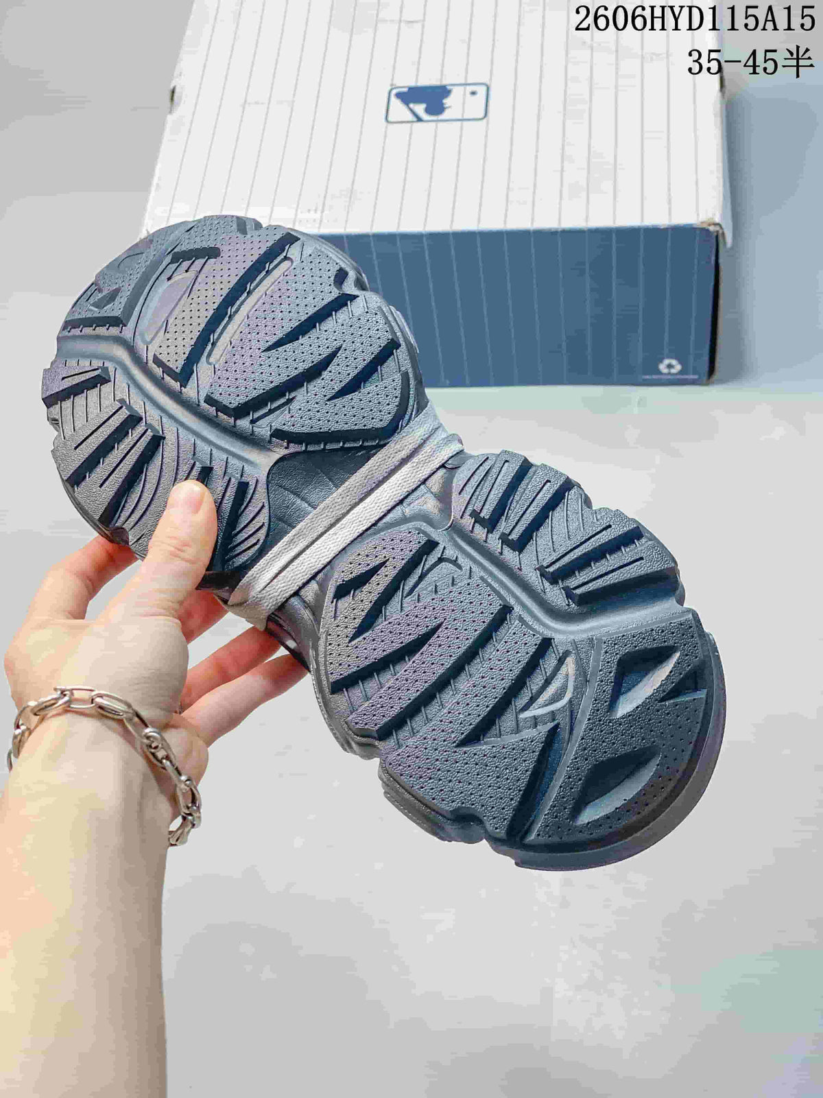 MLB Winner Chunky Low-Top Sneakers, Silver Gray, 3ASHWD05N