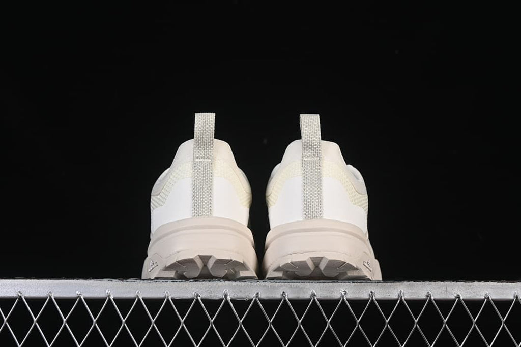 The North Face Offtrail V E Hiking Shoe - White Dune