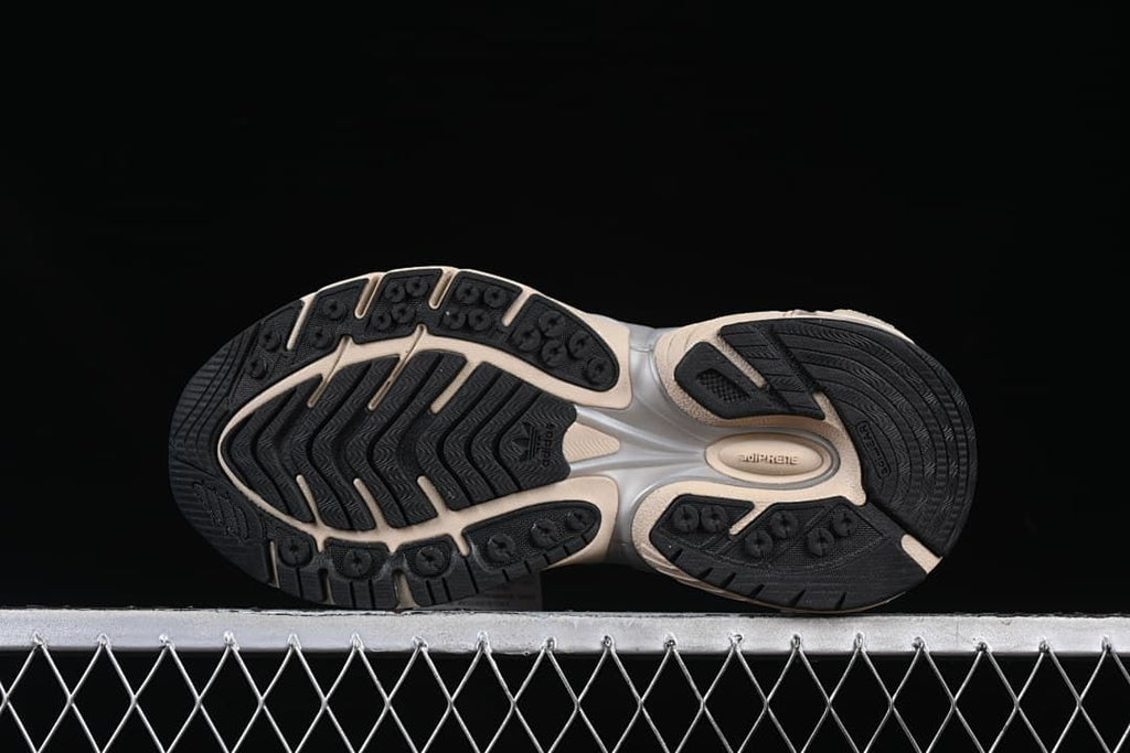 adidas Adistar XLG IF6936 Sneakers in Silver and Beige