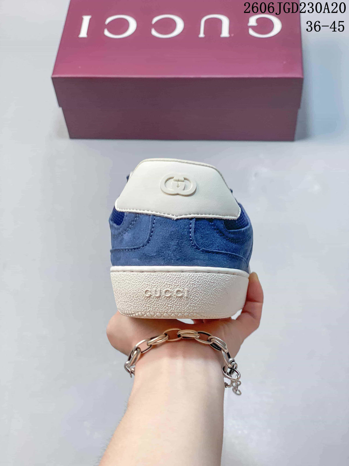 Gucci G75 Blue Low-Top Lace-Up Sneakers 612200