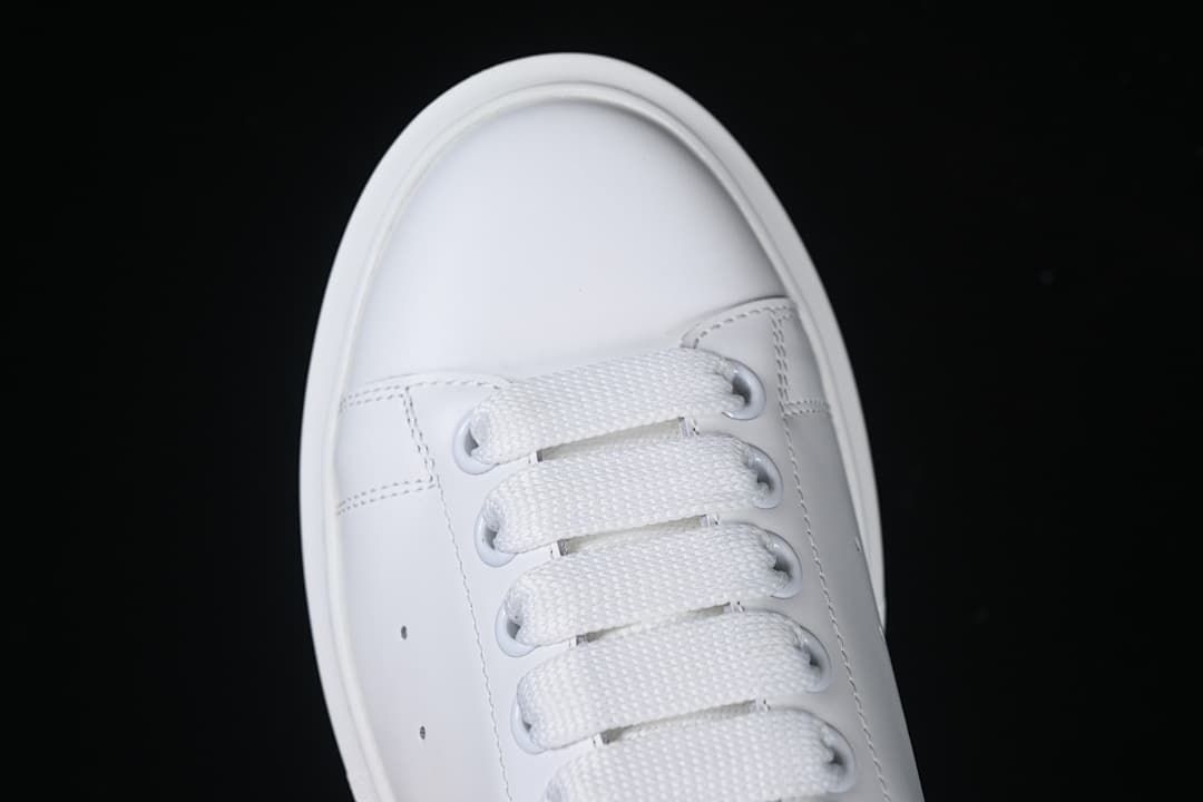 Alexander McQueen White Glitter Heel Low-Top Sneakers