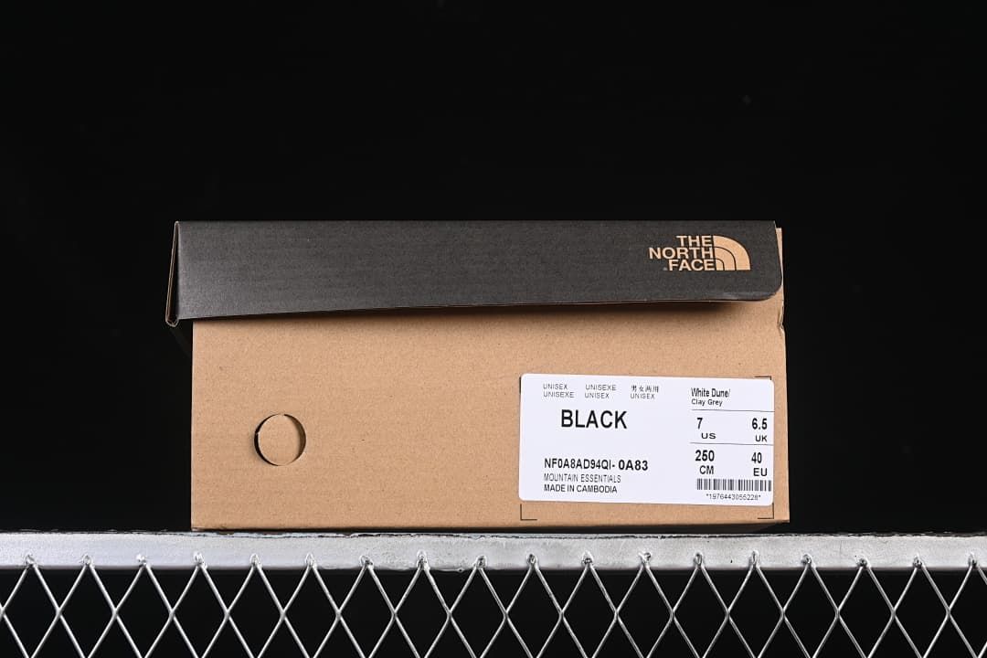 The North Face NF0A8AD9 Mid-Cut Hiking Shoes, Black