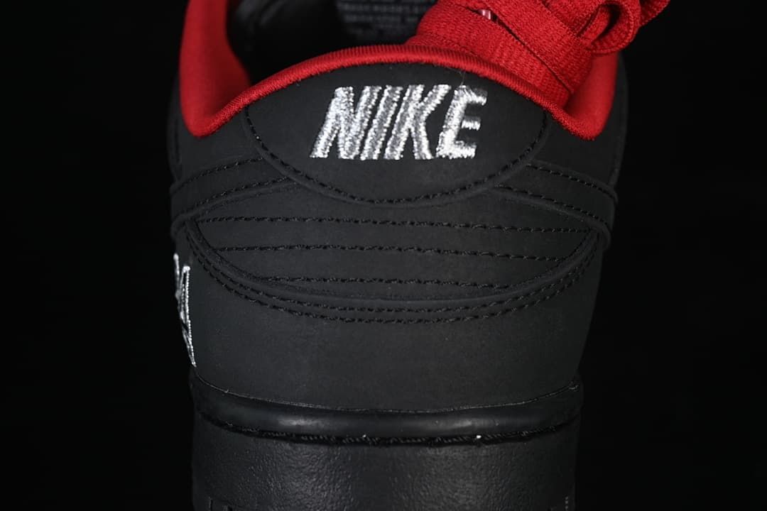Nike SB Dunk Low Pro QS Supreme Black Red HQ8487-001