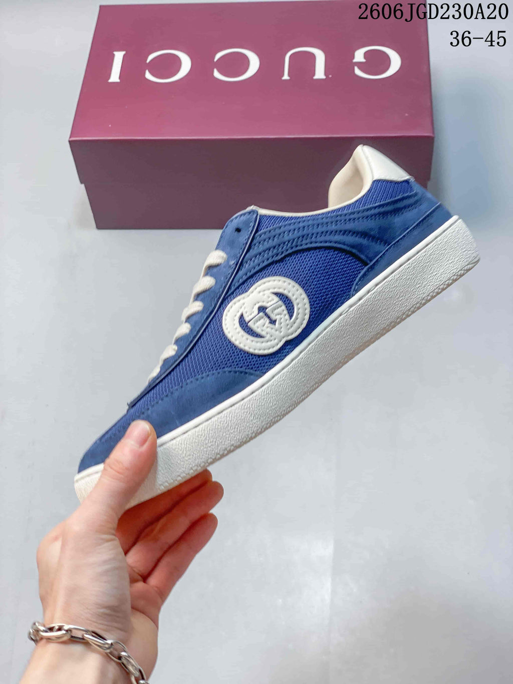 Gucci G75 Blue Low-Top Lace-Up Sneakers 612200