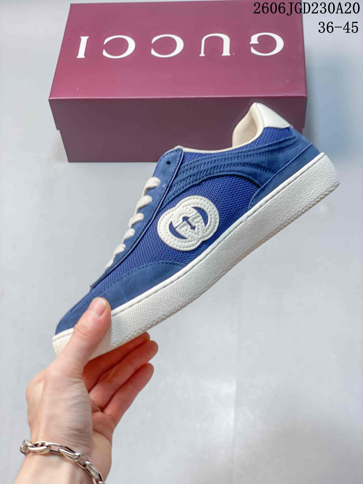 Gucci G75 Blue Low-Top Lace-Up Sneakers 612200