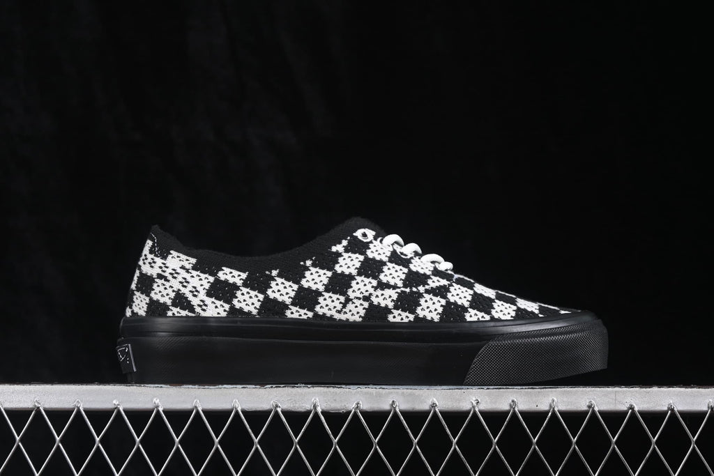 Vans Authentic Low-Top Sneakers Black White Checkerboard VN000EJC1KP
