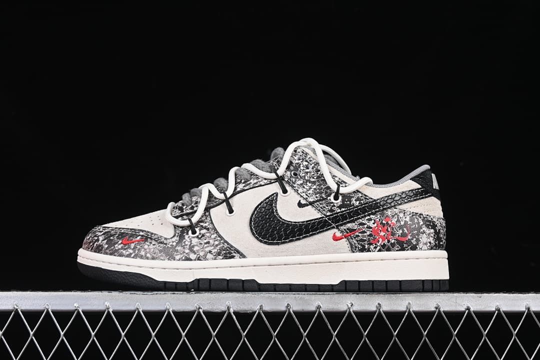 Nike SB Dunk Low Snake Year Low-Top Sneakers YX5066-273