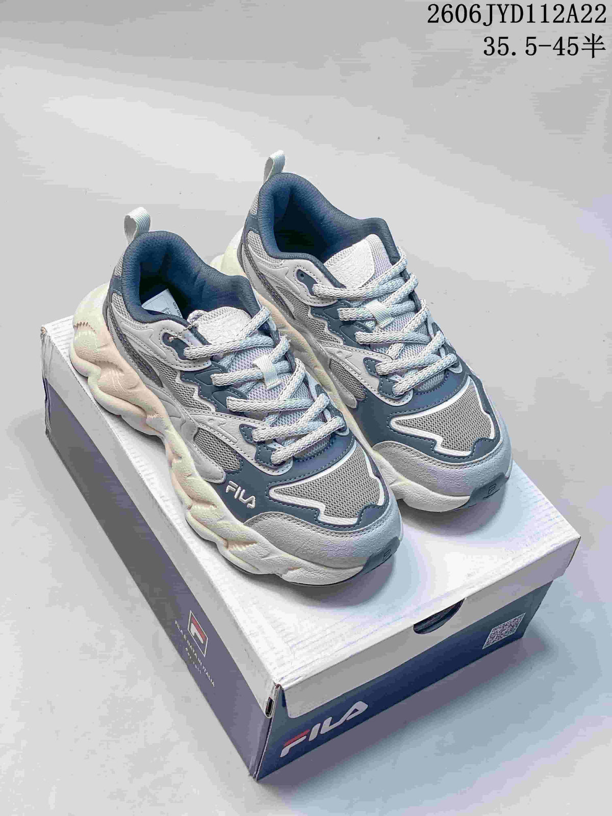 FILA 612520ASUOI Retro Sneakers in Gray and Navy