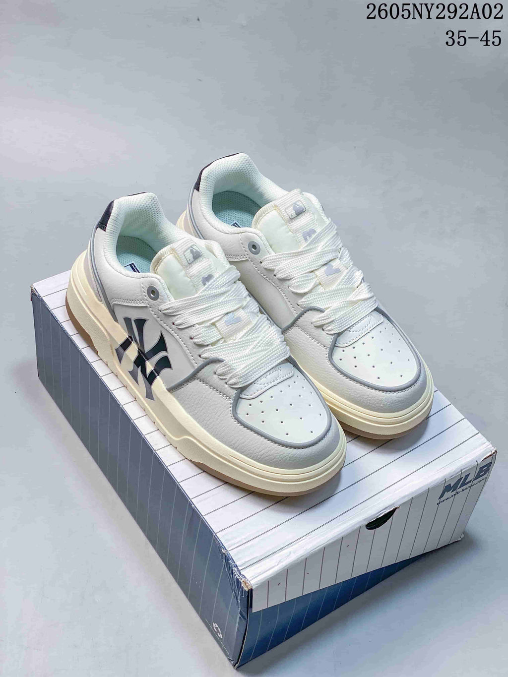 MLB Chunky Liner Low-Top Sneakers, White and Green
