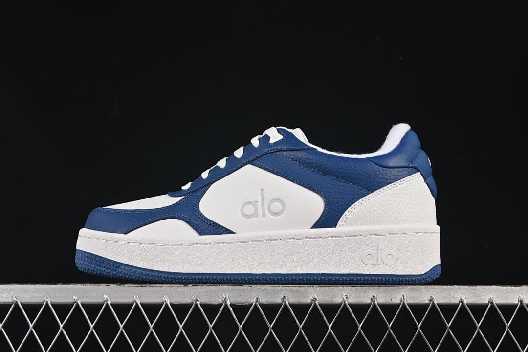 Alo Yoga Recovery Mode Low-Top Sneakers, Navy and White