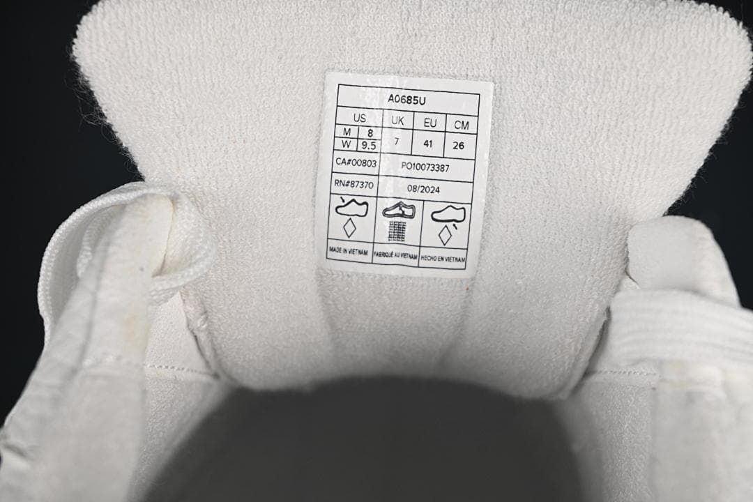 Alo Yoga Recovery Mode Low-Top Sneakers in Natural White/Gum