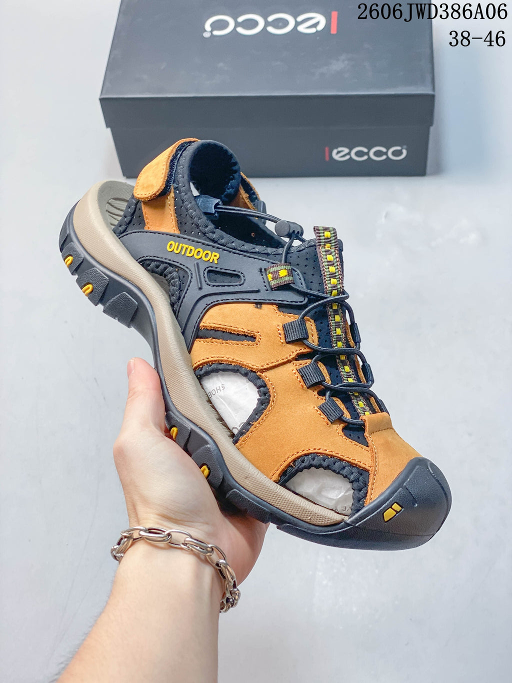ECCO Men's Outdoor Closed-Toe Sandals