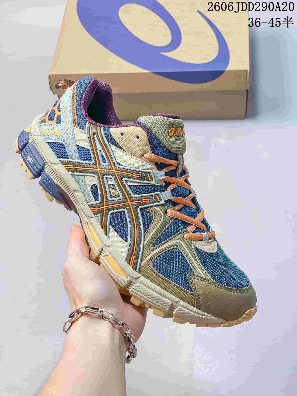 ASICS Gel-Kahana 8 Trail Sneakers