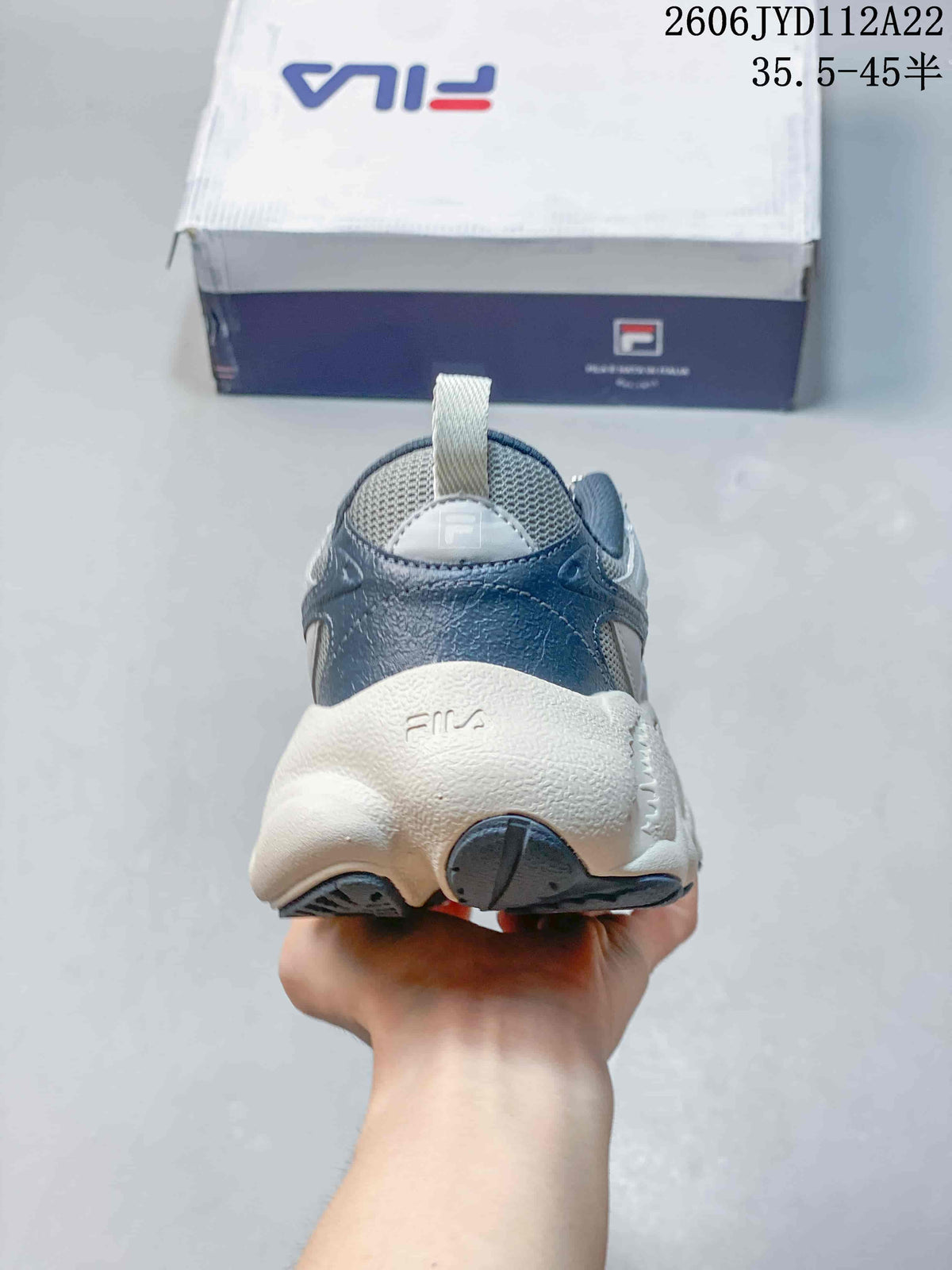 FILA 612520ASUOI Retro Sneakers in Gray and Navy
