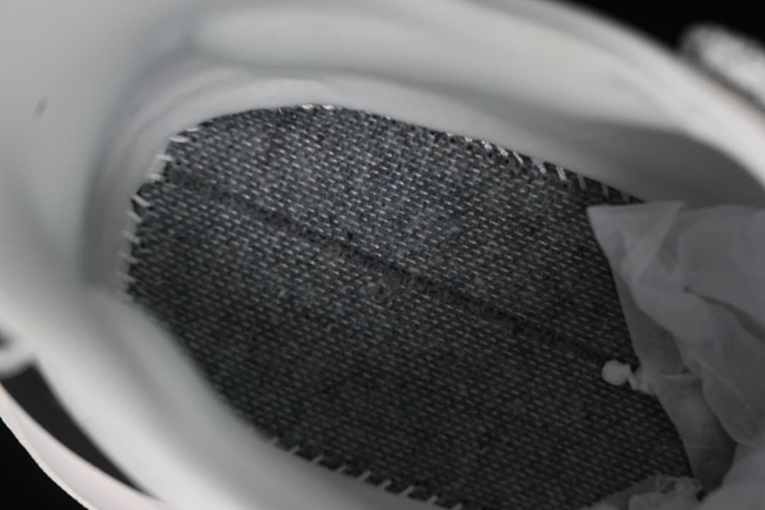 Moncler Trailgrip Lite2 White Outdoor Sneakers