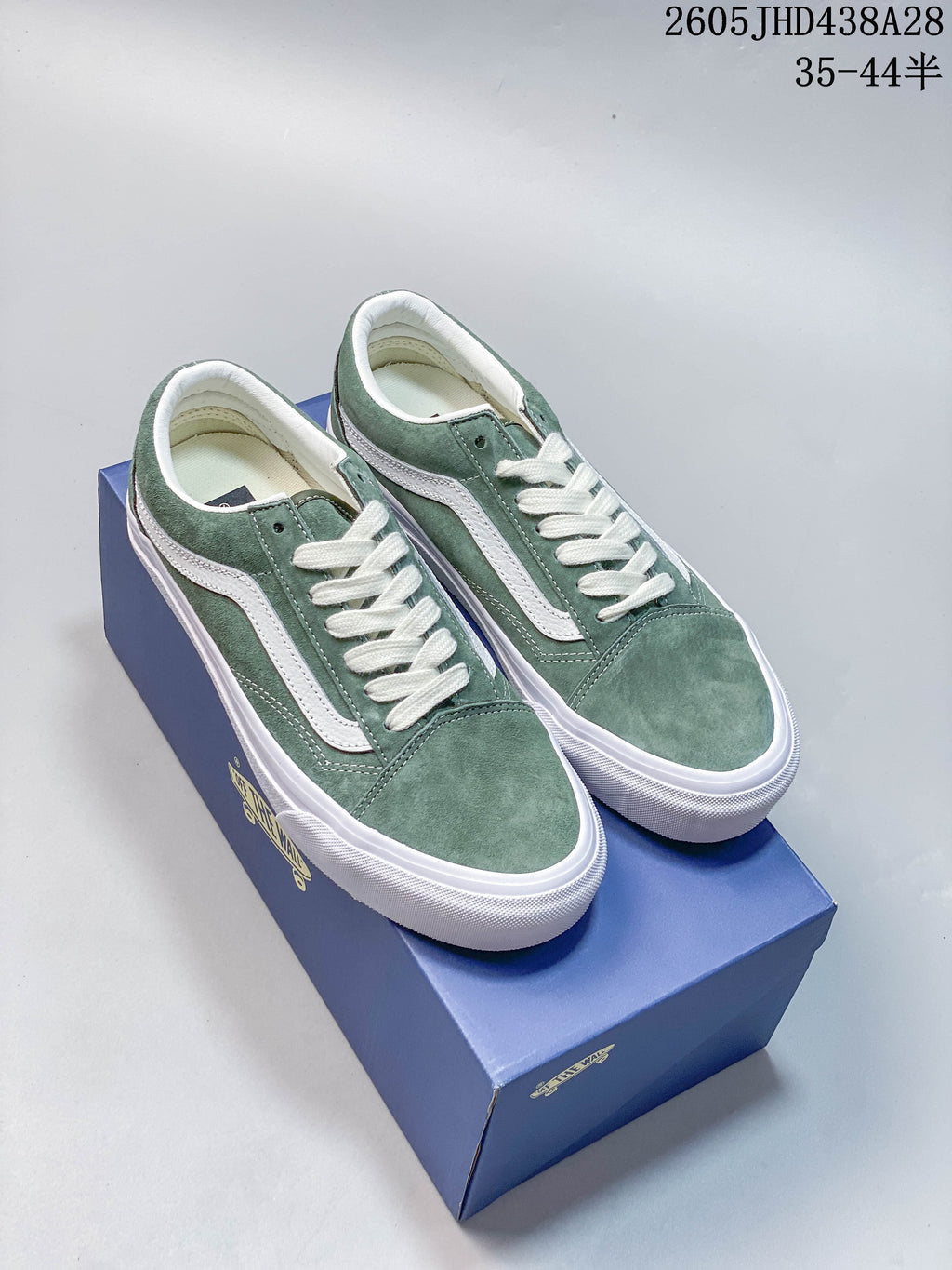 Vans Old Skool Suede Sneakers in Green